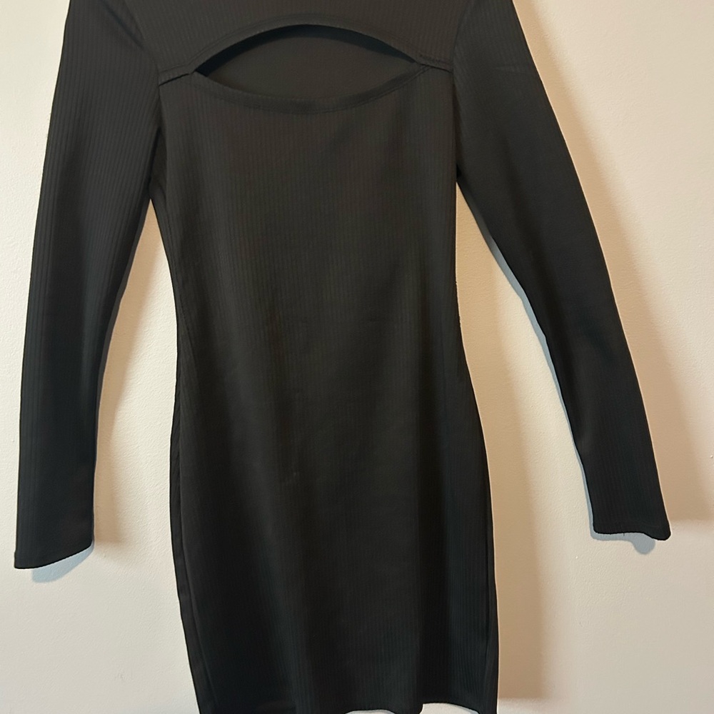 Rewind Black Elegant Cleavage Cutout Long Sleeve Bodycon Form Fitting Dress - Picture 2 of 8